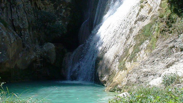 , Водопады Полилимнио, www.suitesartemis.gr